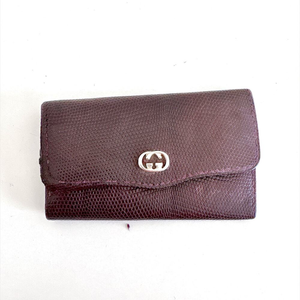VINTAGE GUCCI BURGUNDY LIZARD EMBOSSED LEATHER KEY CASE